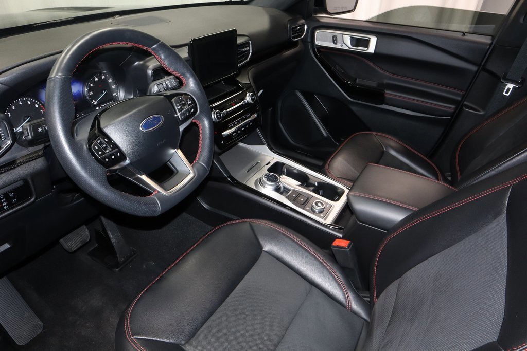 Certified 2024 Ford Explorer ST-Line w/ Class IV Trailer Tow Package image 26