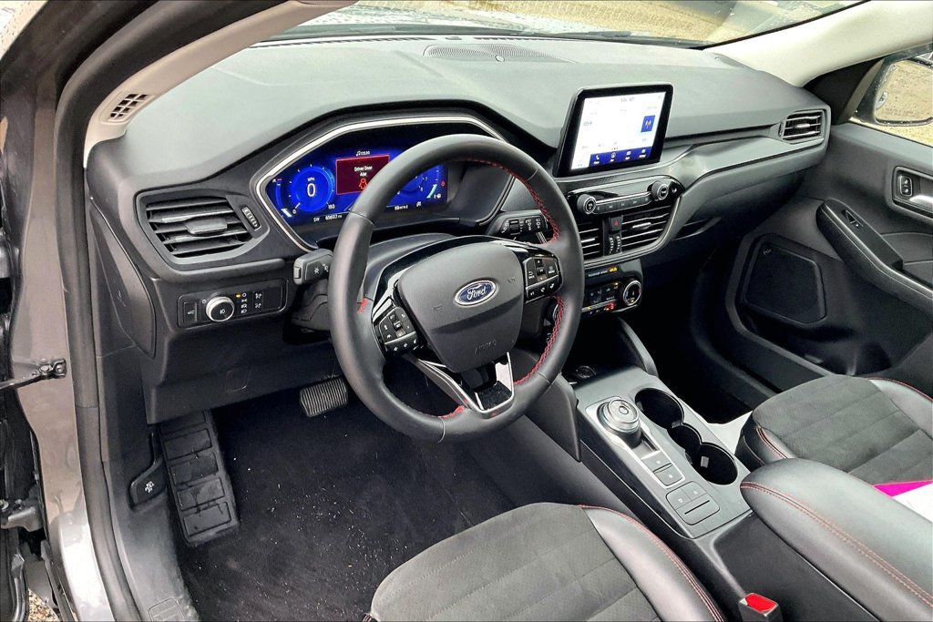 Certified 2022 Ford Escape SEL w/ SEL Stealth AWD Package image 7