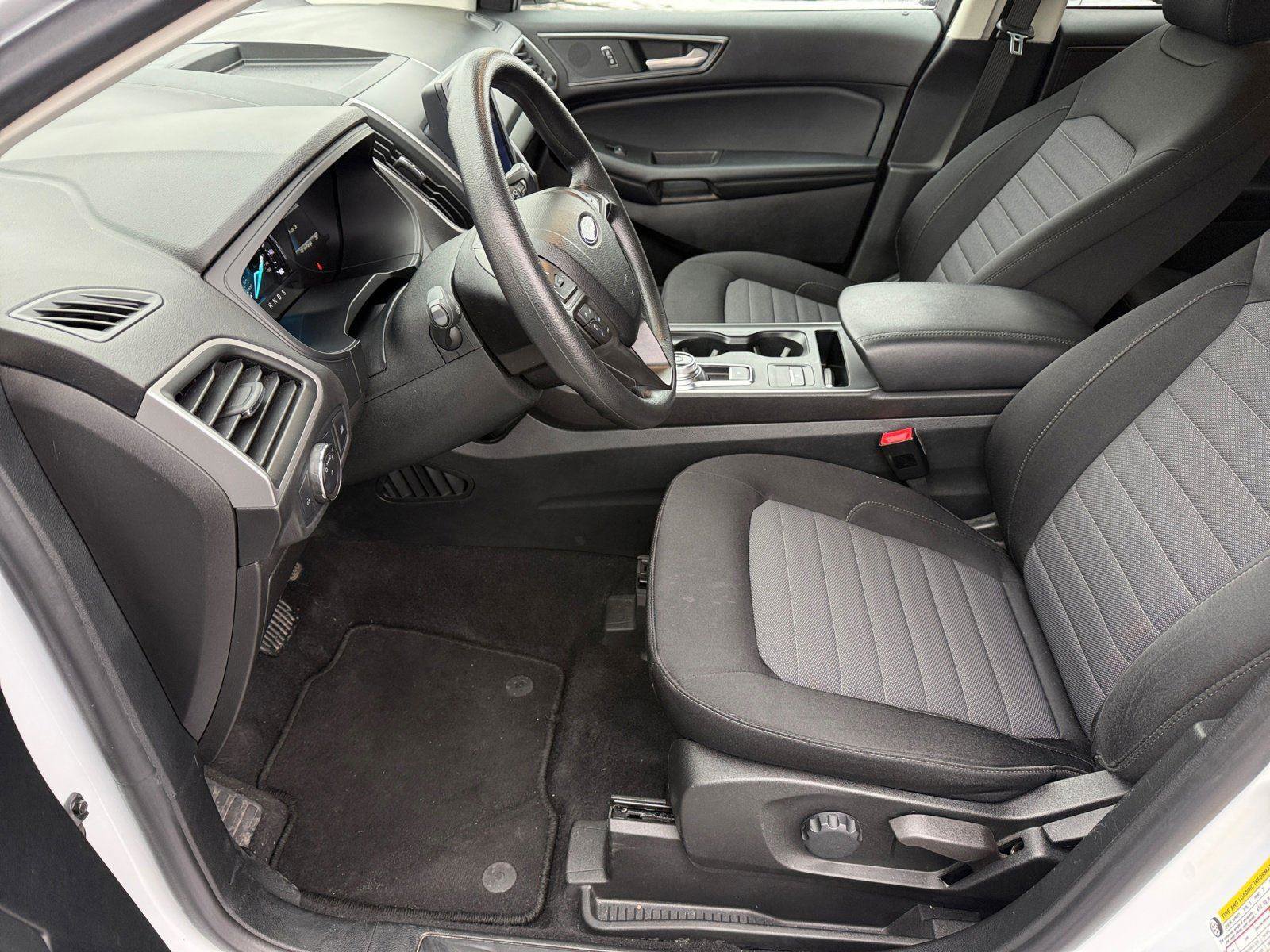 Certified 2022 Ford Edge SE w/ Black Appearance Package image 10