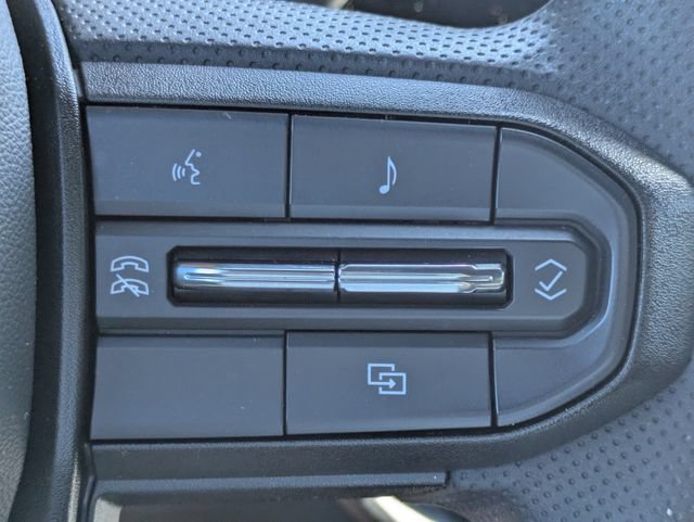 Used 2025 Chevrolet Colorado W/T RWD image 25