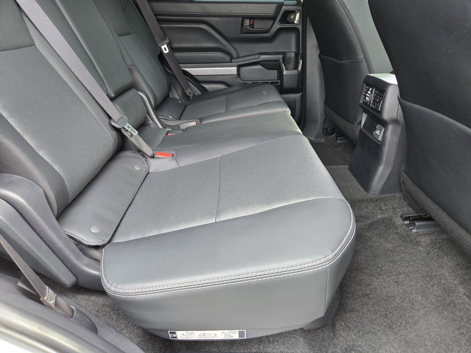 Used 2025 Toyota 4Runner TRD Off-Road Premium image 14