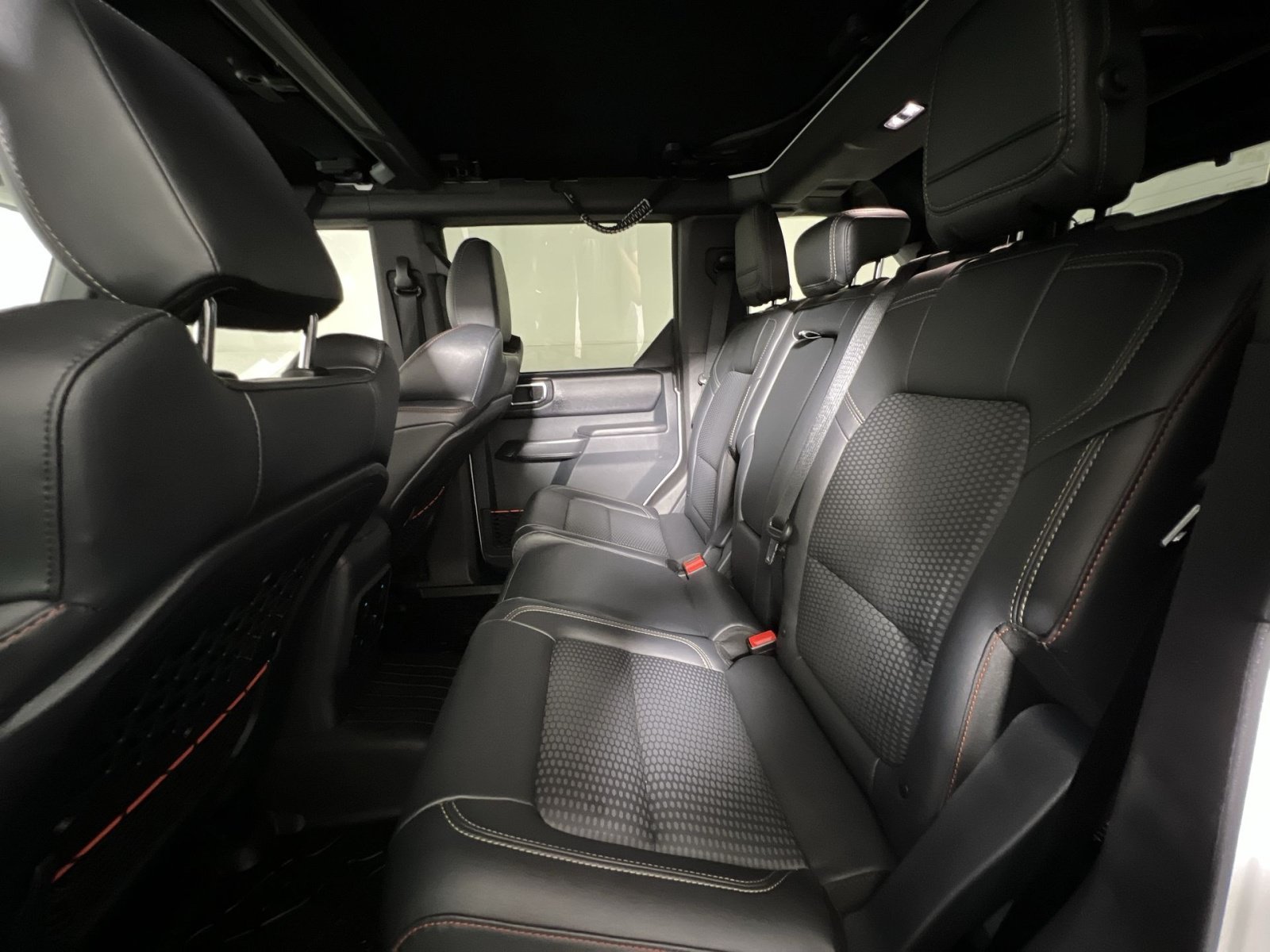 Certified 2024 Ford Bronco Raptor w/ Interior Carbon Fiber Pack 6 AWD/4WD image 24
