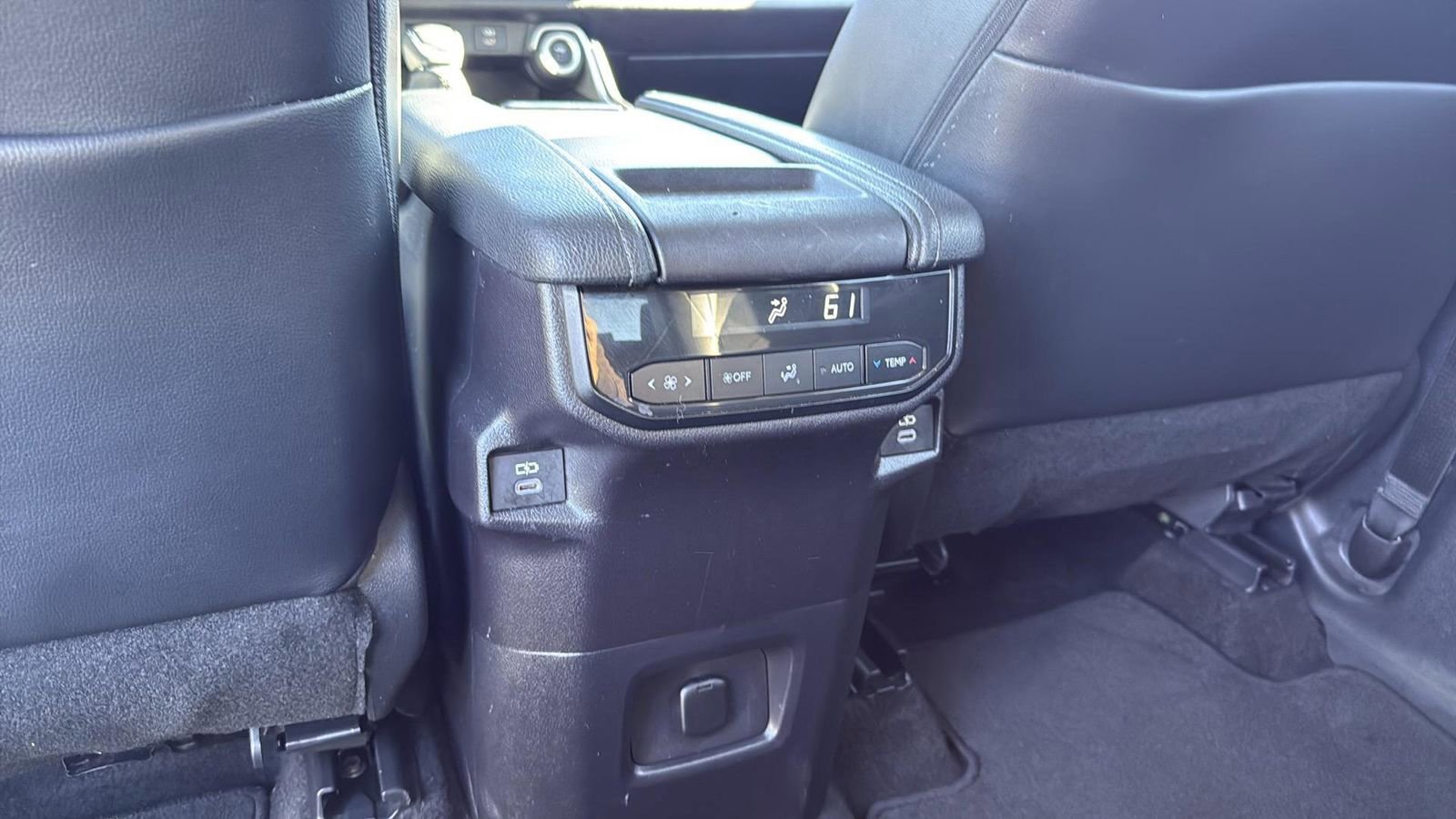 Used 2024 Toyota Grand Highlander XLE image 28