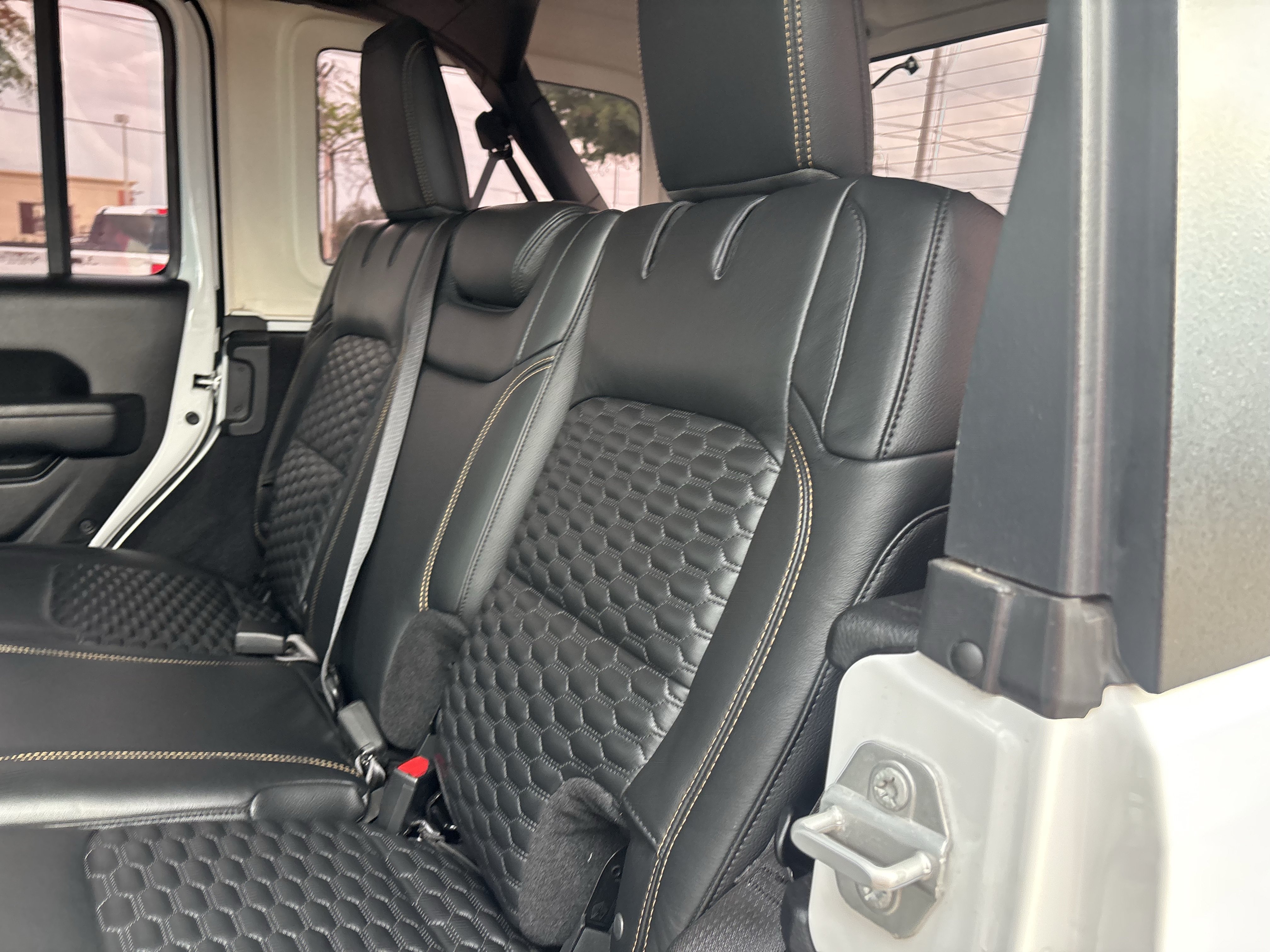 Used 2025 Jeep Wrangler Unlimited Sport AWD/4WD image 16