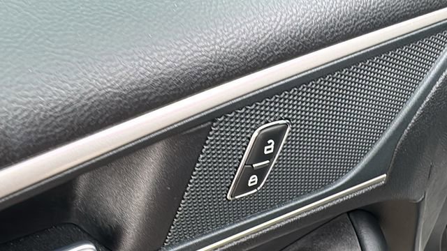 Certified 2024 Ford Edge SEL w/ Convenience Package image 12