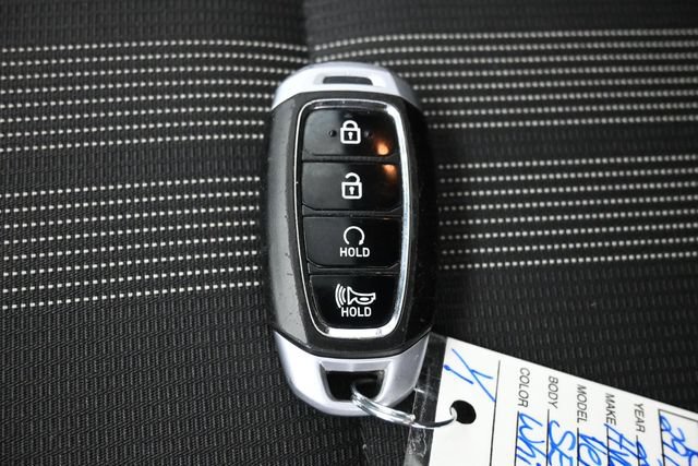 Used 2024 Hyundai Venue SEL FWD image 24