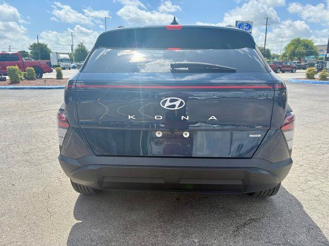 Used 2024 Hyundai Kona SEL AWD/4WD image 4