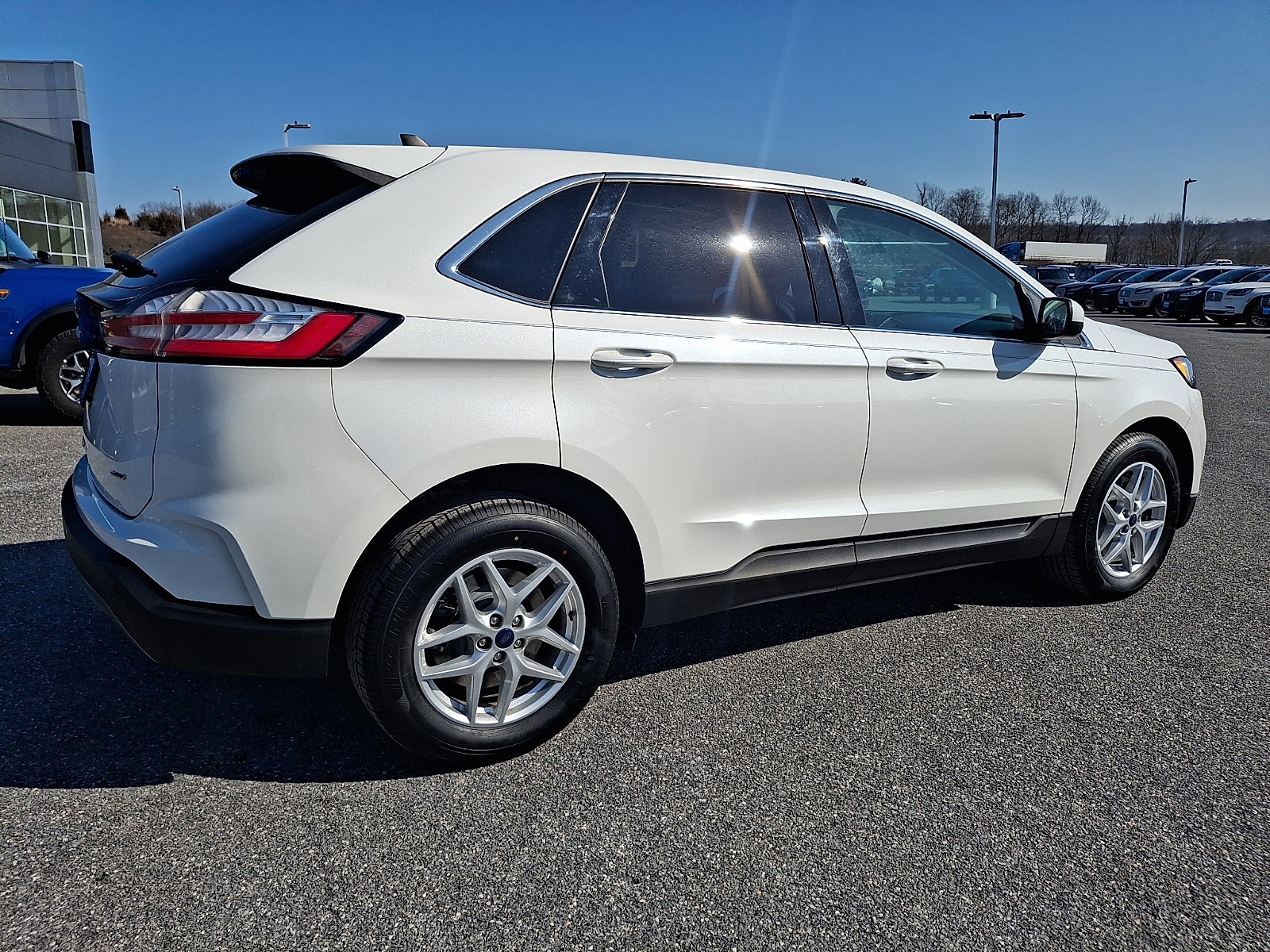 Certified 2022 Ford Edge SEL w/ Convenience Package image 4