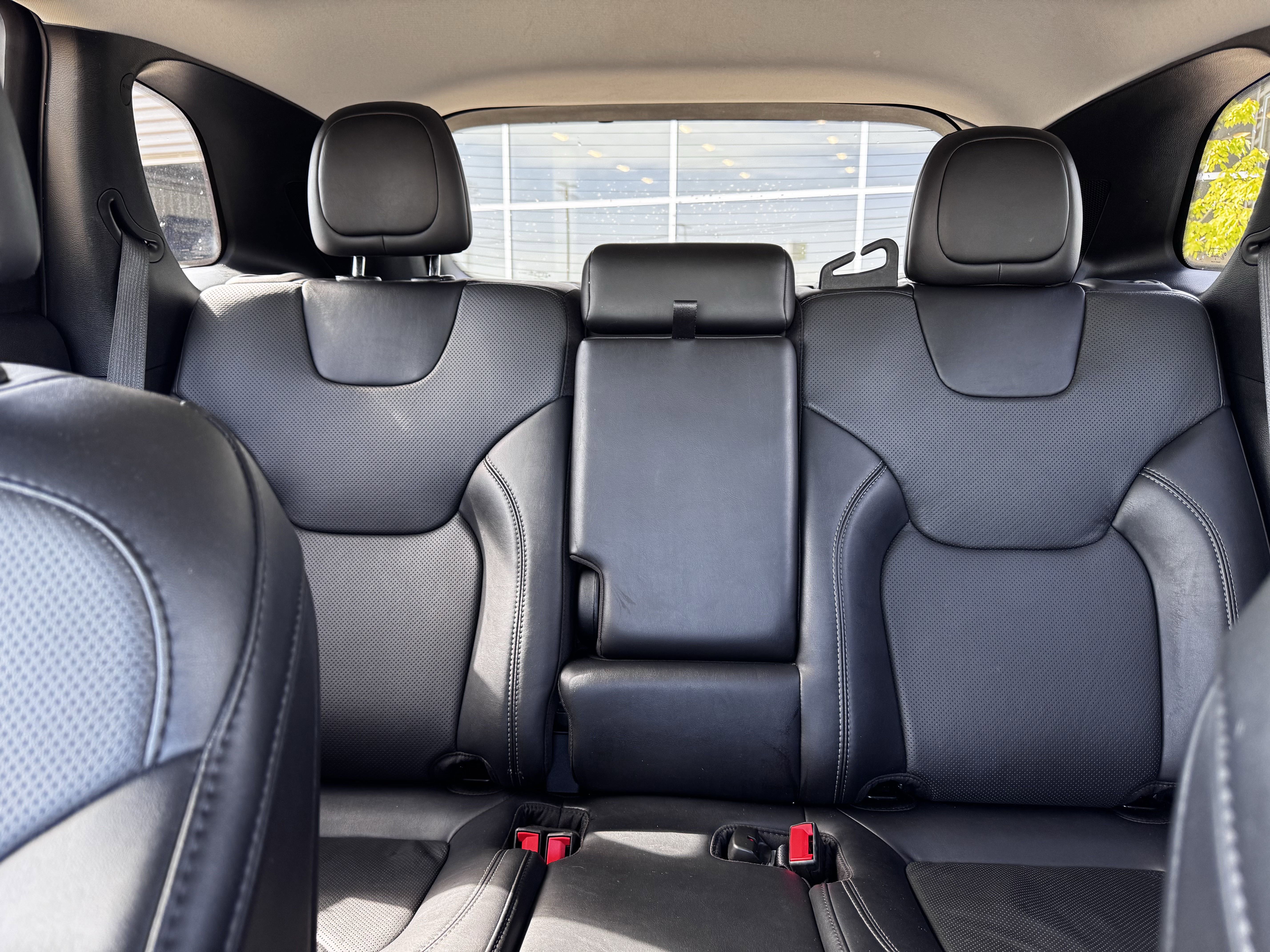 Used 2023 Jeep Cherokee Altitude Lux image 30