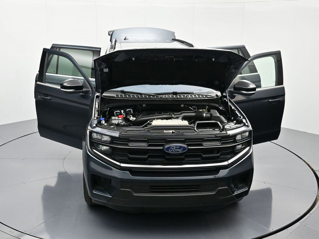 Certified 2025 Ford Expedition Active image 46
