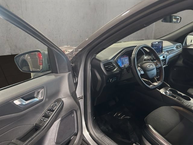 Certified 2025 Ford Escape ST-Line Select AWD/4WD image 34