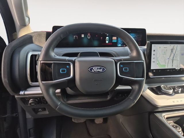 Certified 2025 Ford Expedition Active AWD/4WD image 13