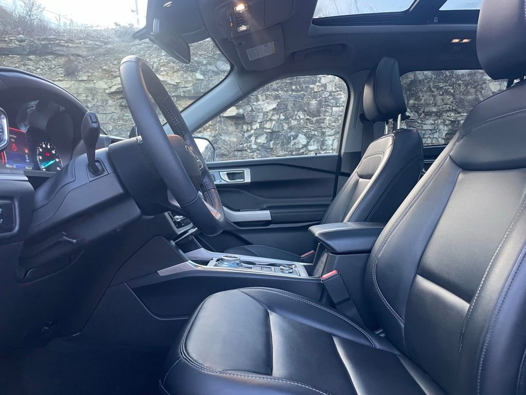 Certified 2023 Ford Explorer XLT w/ Equipment Group 202A image 19