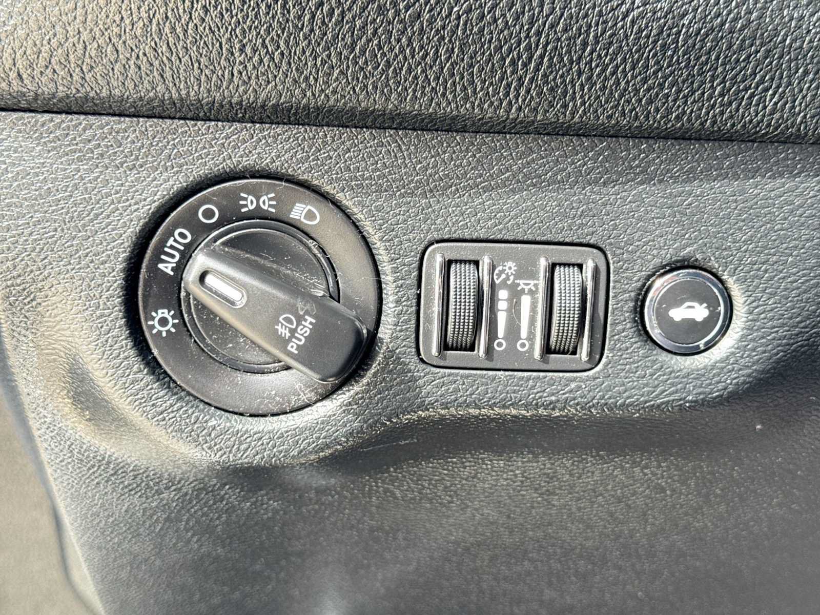 Used 2018 Dodge Challenger R/T RWD image 26