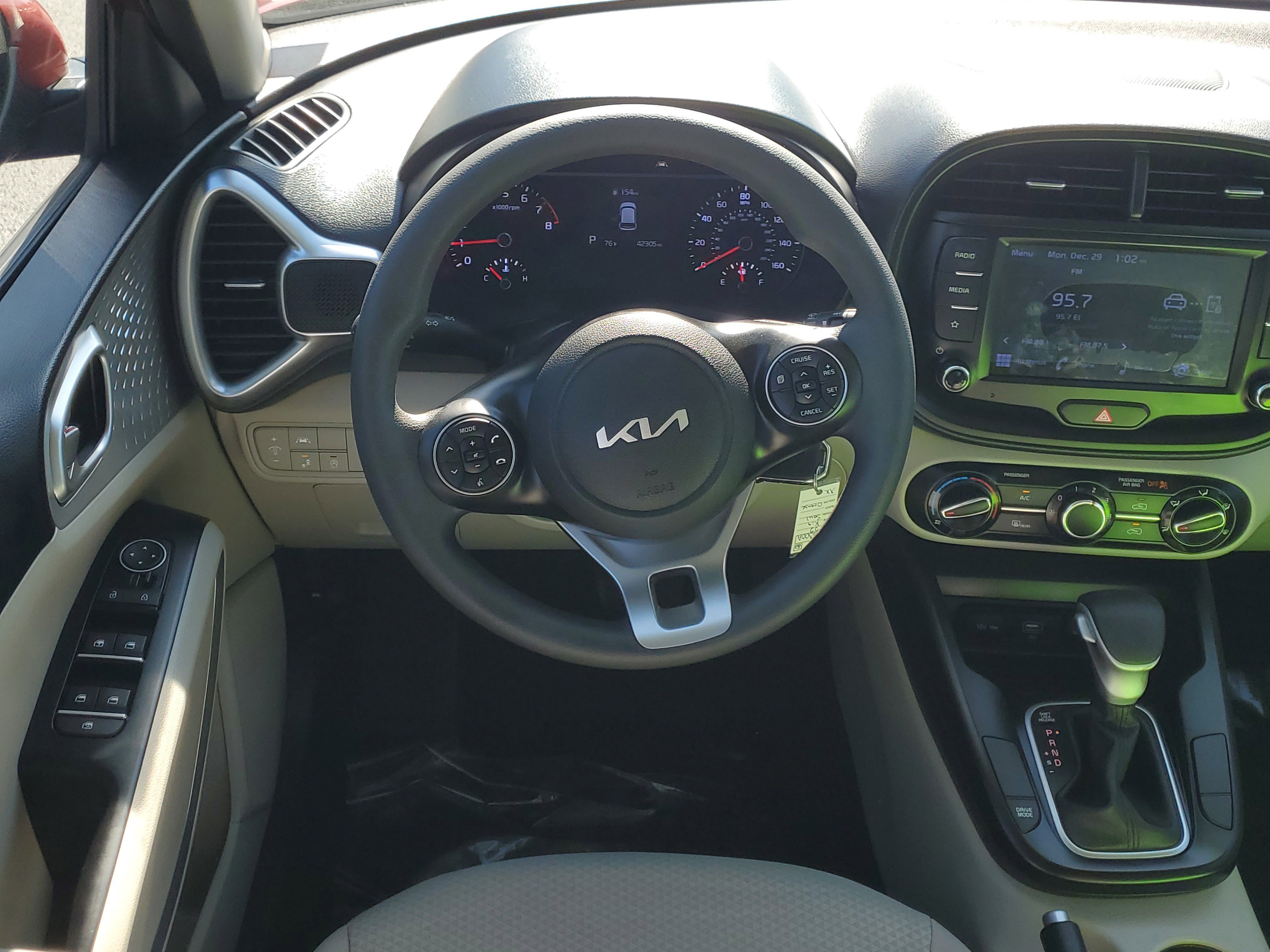 Used 2022 Kia Soul LX w/ Technology Package image 17