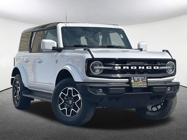 Certified 2025 Ford Bronco Outer Banks AWD/4WD image 2