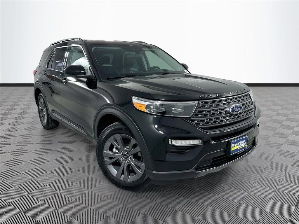 Certified 2024 Ford Explorer XLT w/ Equipment Group 202A AWD/4WD image 1