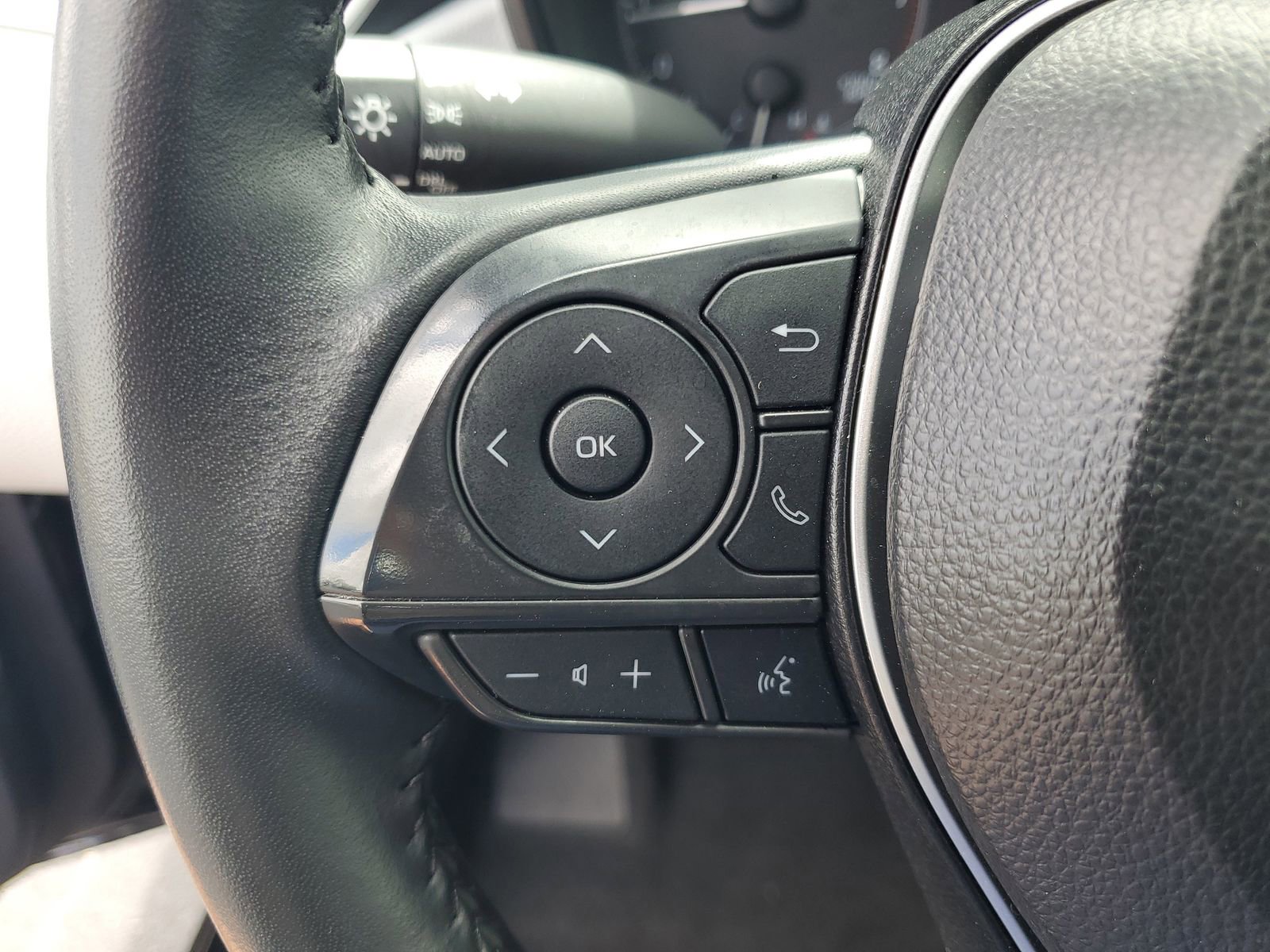 Used 2025 Toyota Corolla SE FWD image 19