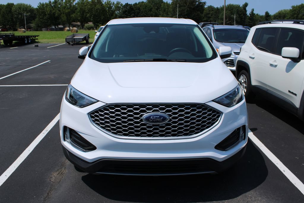 Certified 2023 Ford Edge SEL w/ Convenience Package AWD/4WD image 2