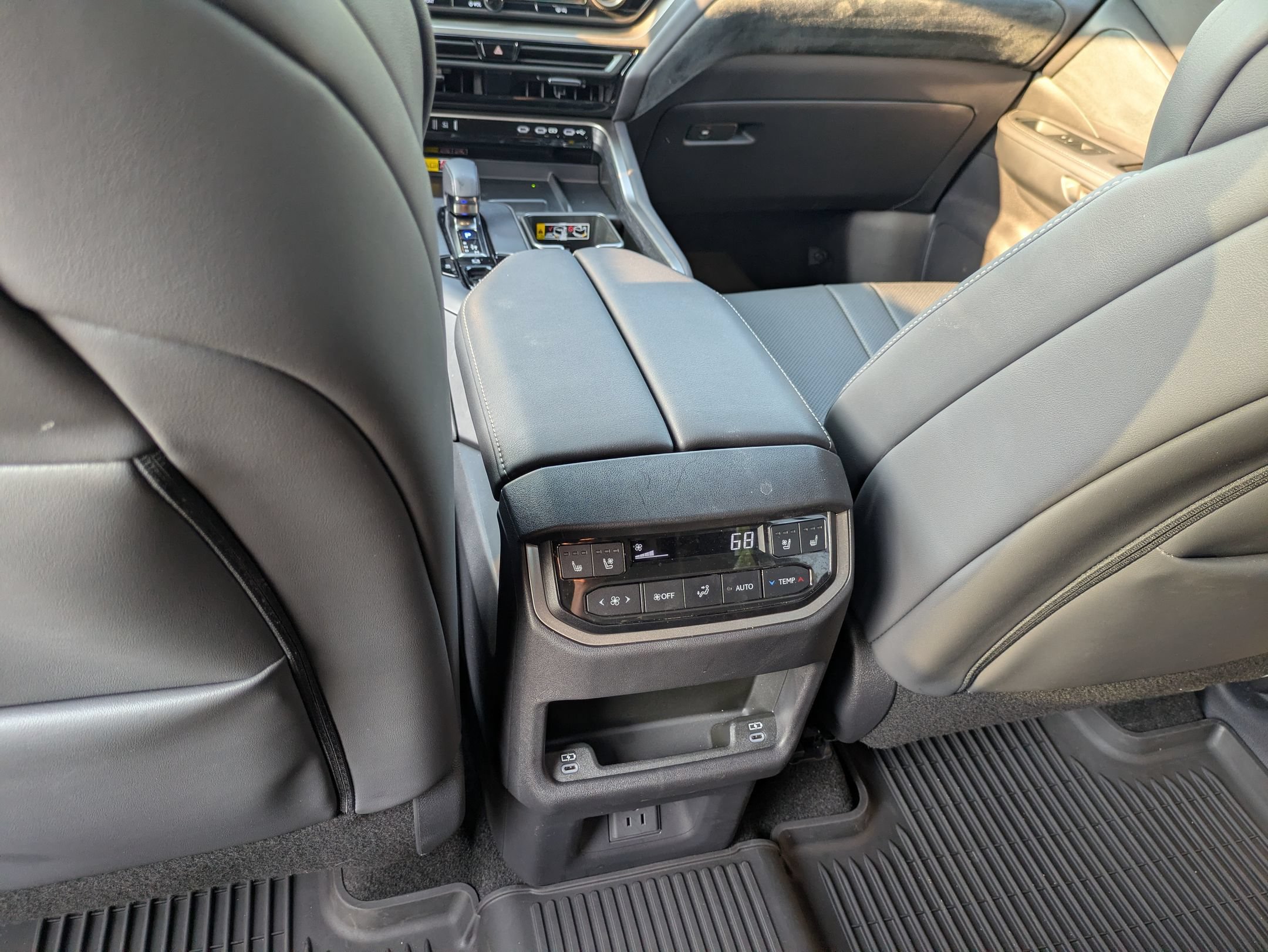Used 2026 Lexus TX 500h AWD w/ Technology Package image 31