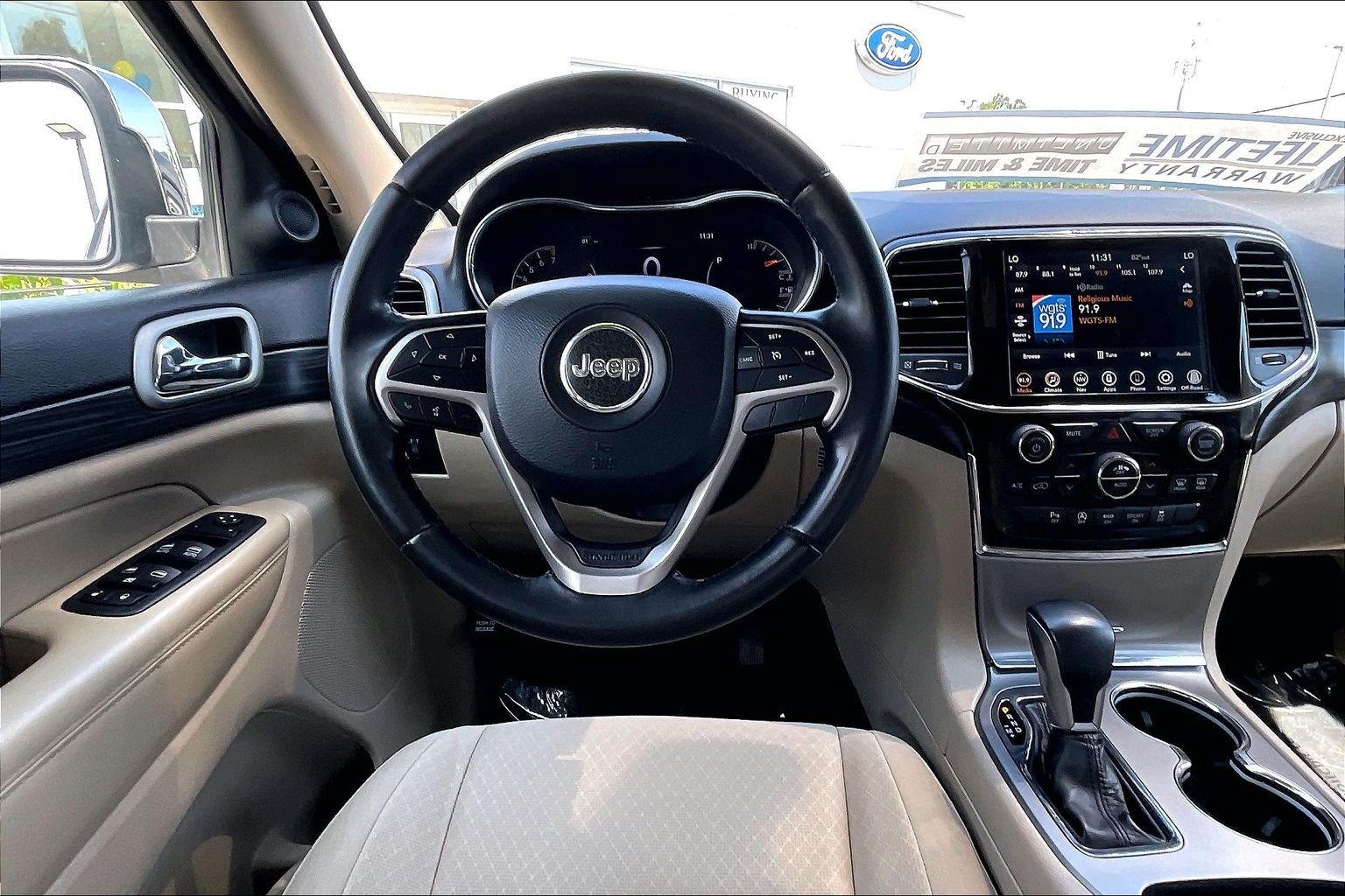 Used 2022 Jeep Grand Cherokee Laredo E AWD/4WD image 5