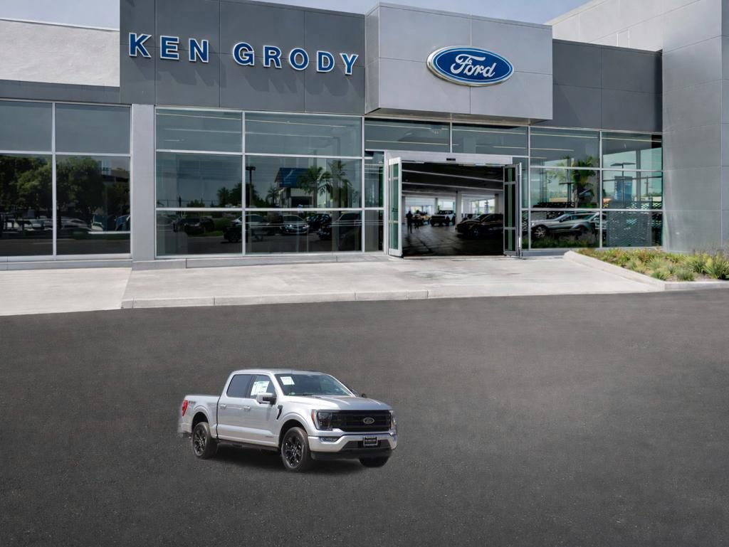 Used 2023 Chevrolet Silverado 2500 LT w/ Convenience Package image 2