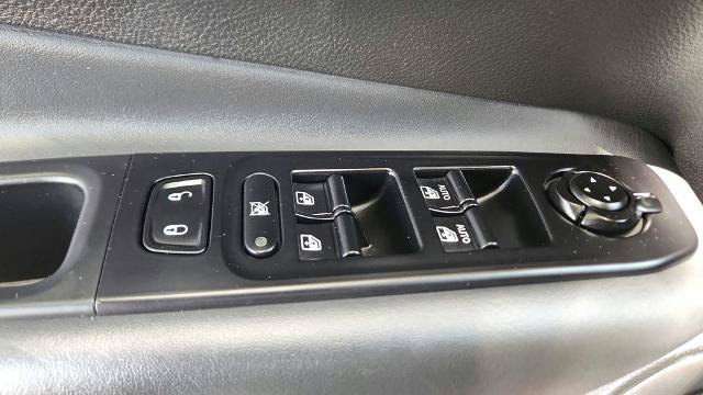 Used 2023 Jeep Renegade Latitude AWD/4WD image 22
