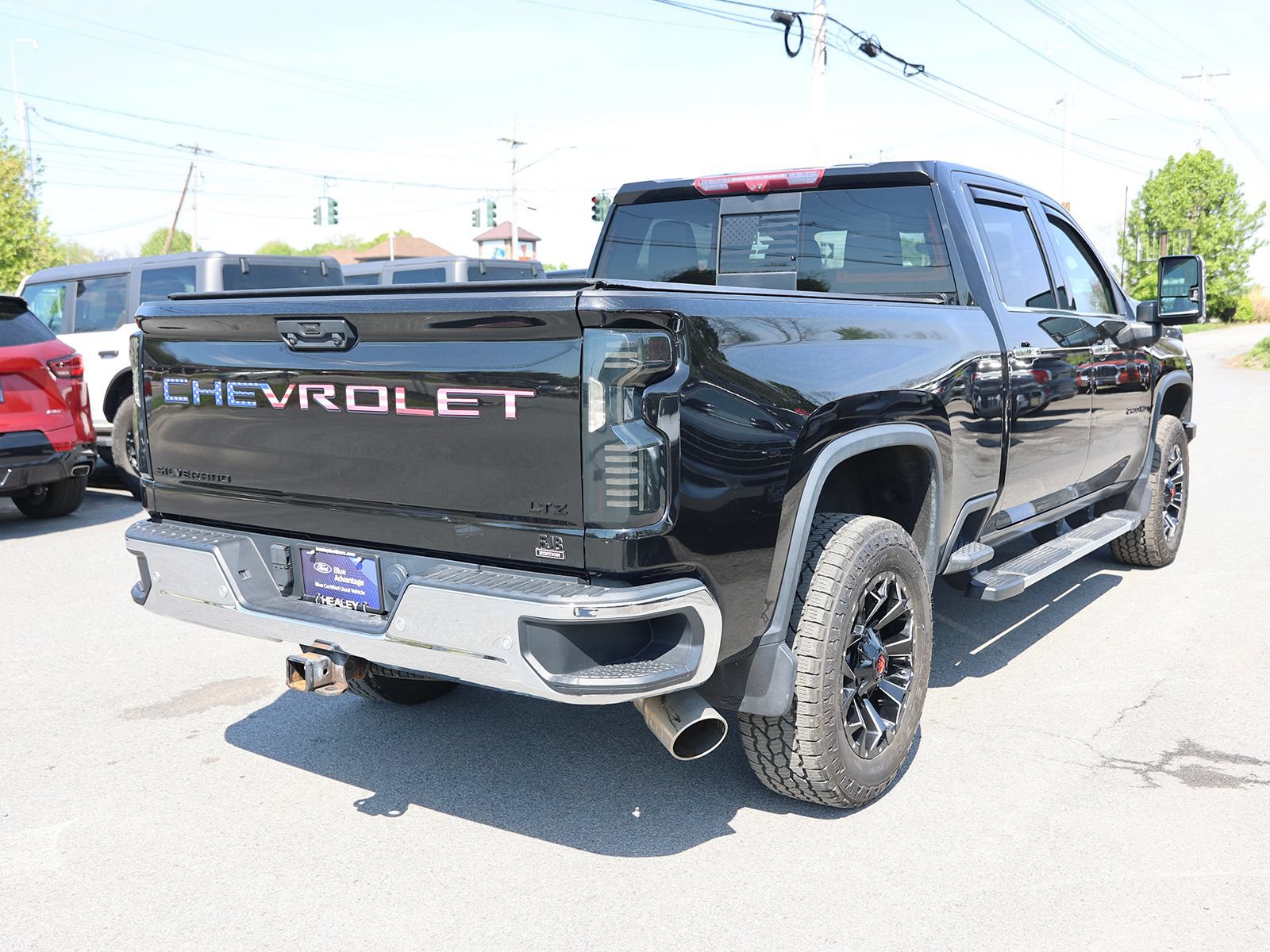 Used 2022 Chevrolet Silverado 2500 LTZ w/ LTZ Plus Package AWD/4WD image 7