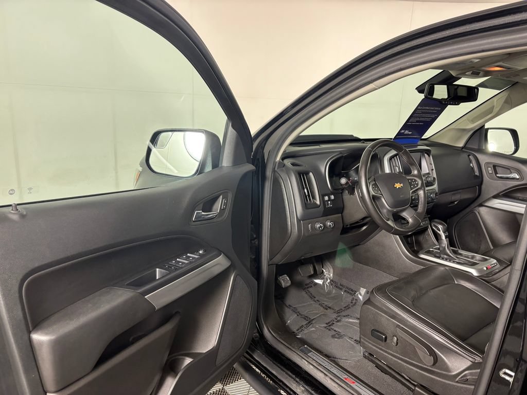 Used 2022 Chevrolet Colorado ZR2 w/ ZR2 Midnight Special Edition AWD/4WD image 12