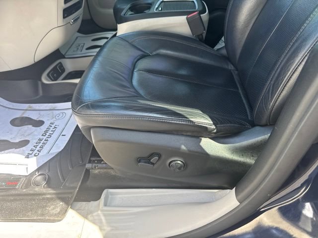 Used 2018 Chrysler Pacifica Touring-L Plus w/ Tire & Wheel Group FWD image 7