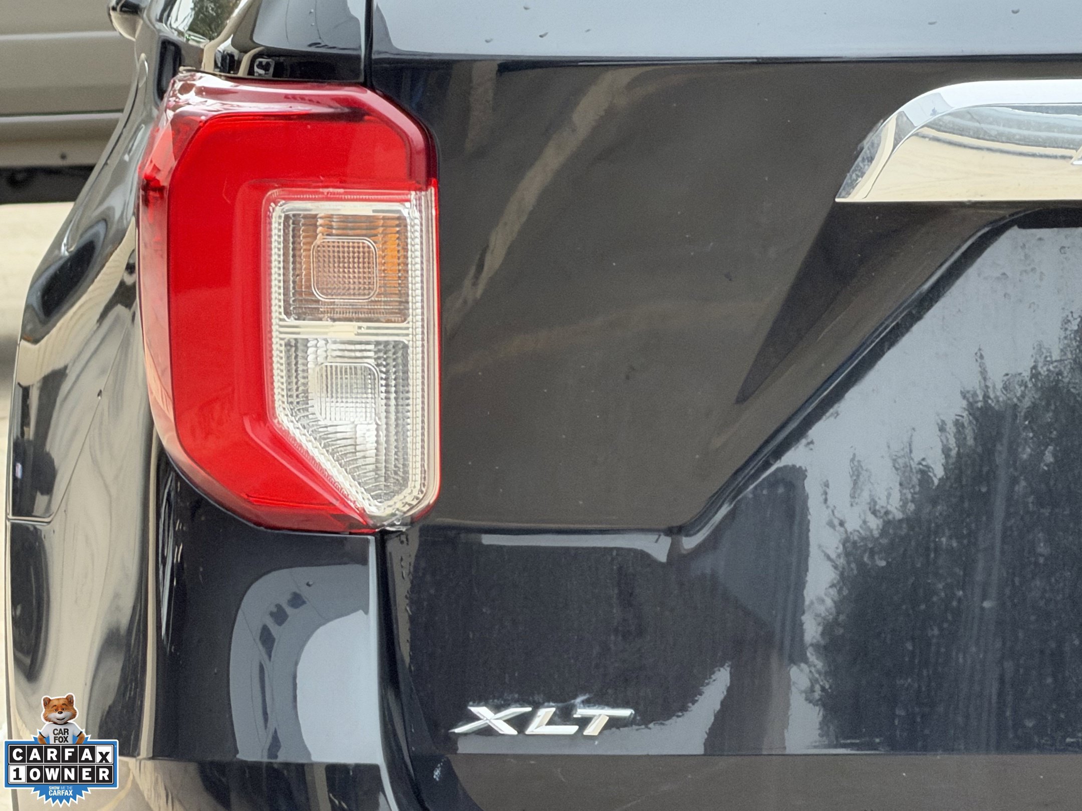 Certified 2023 Ford Explorer XLT w/ Equipment Group 202A AWD/4WD image 7