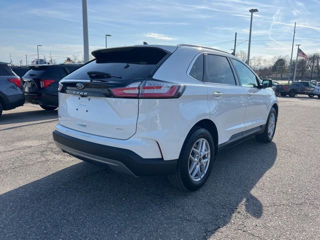 Certified 2024 Ford Edge SEL w/ Convenience Package AWD/4WD image 3