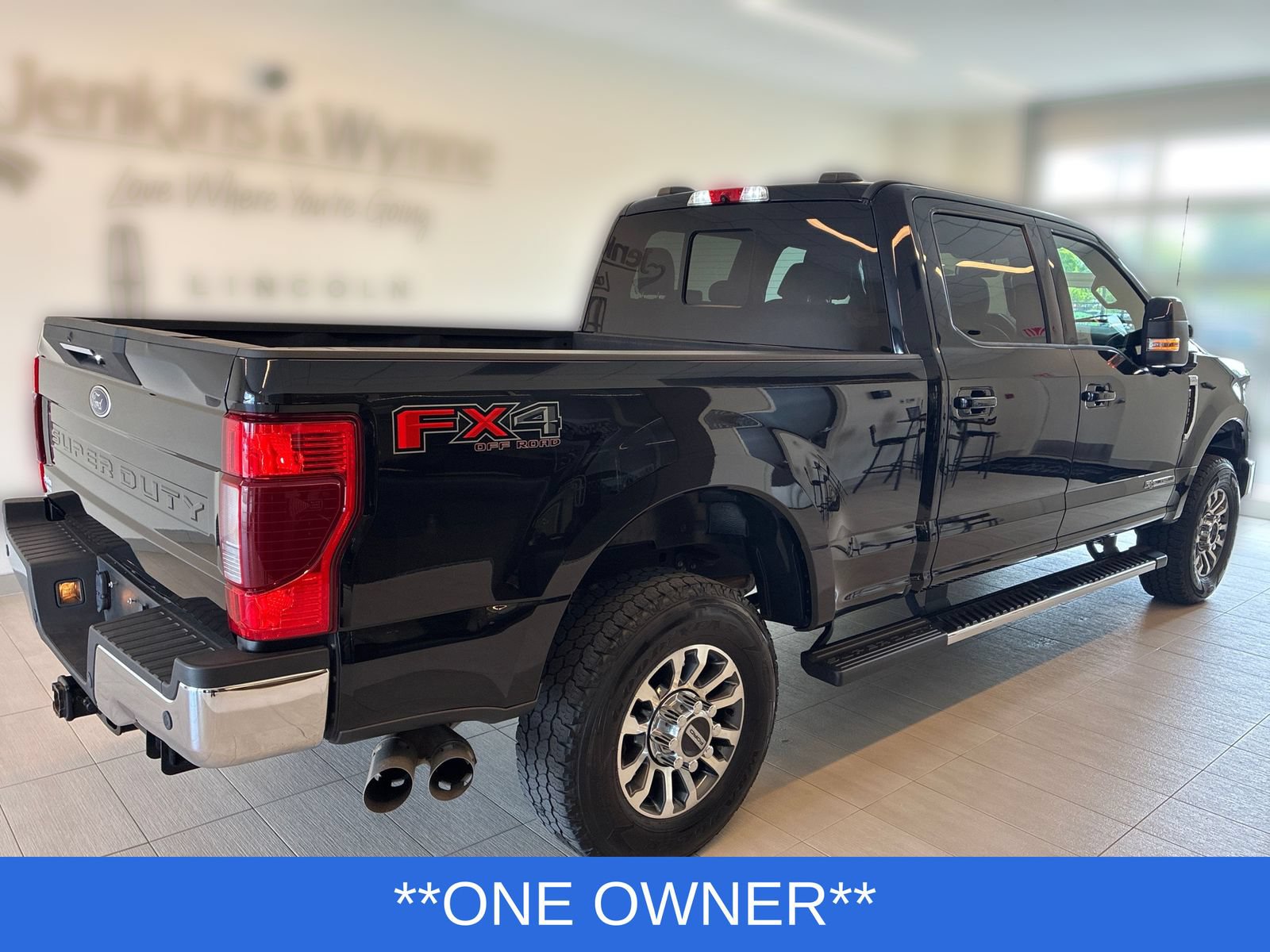 Certified 2022 Ford F250 Lariat w/ Lariat Ultimate Package AWD/4WD image 3