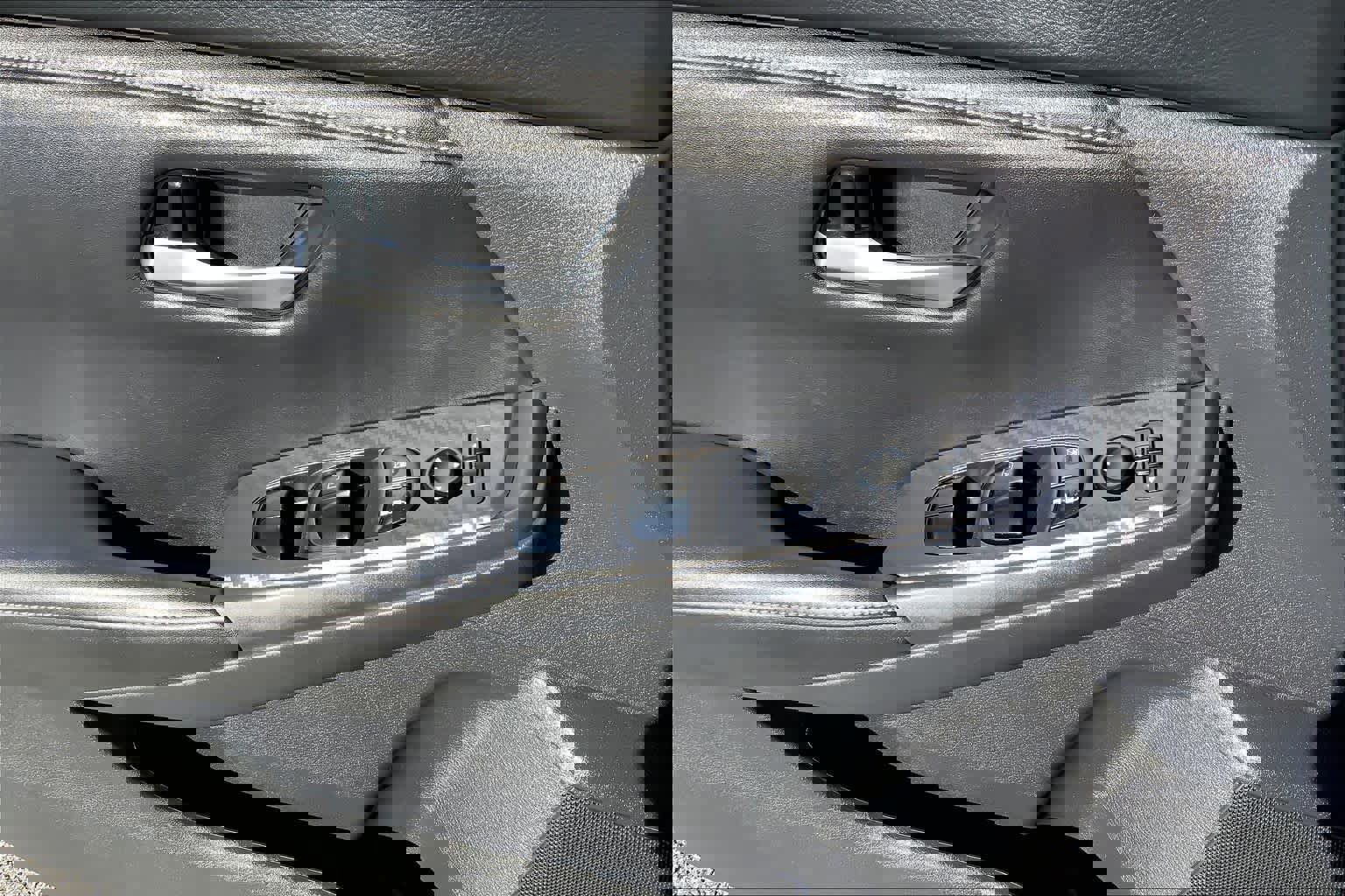 Used 2024 Nissan Sentra SV image 32