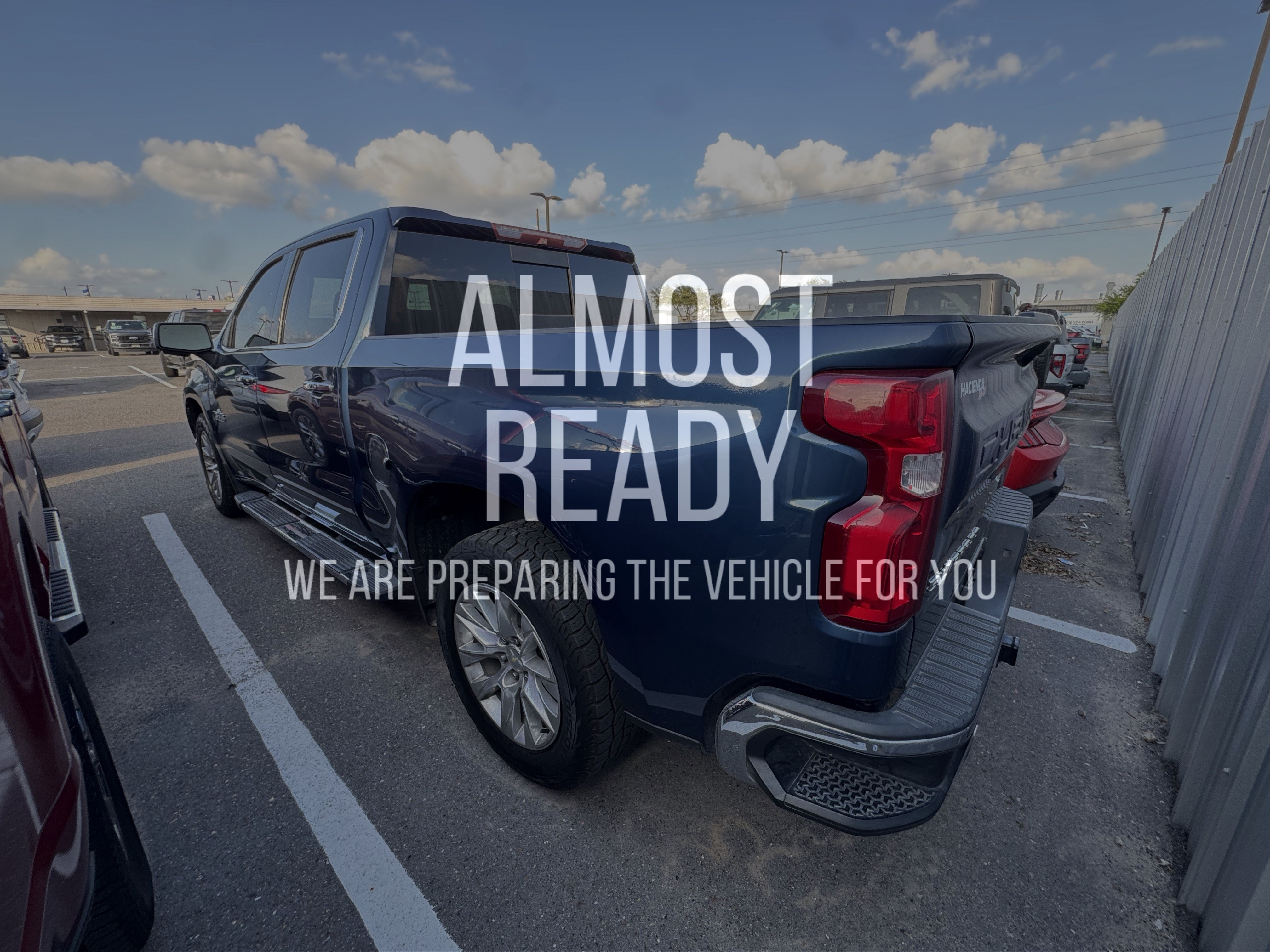 Used 2019 Chevrolet Silverado 1500 LTZ w/ LTZ Texas Edition RWD image 3