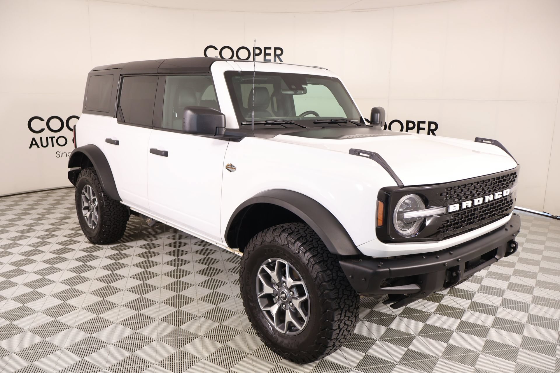 Certified 2024 Ford Bronco Wildtrak AWD/4WD image 1