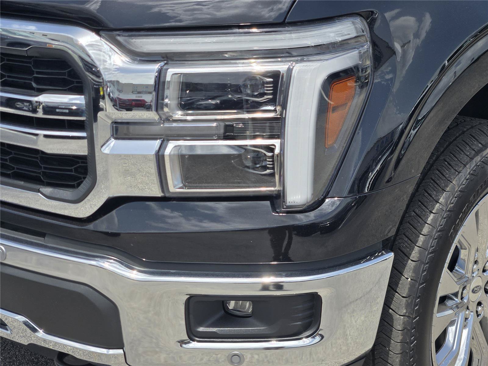 Certified 2025 Ford F150 Lariat w/ Equipment Group 501A Mid AWD/4WD image 9