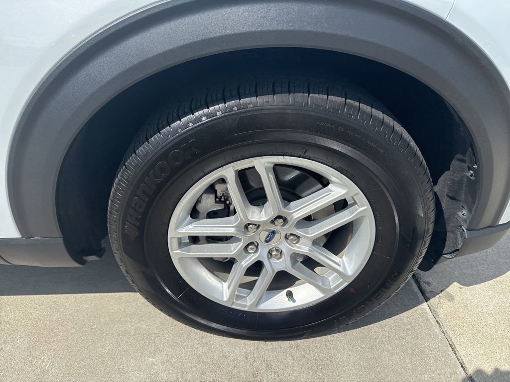 Certified 2026 Ford Explorer Active w/ Active Comfort Package RWD image 7