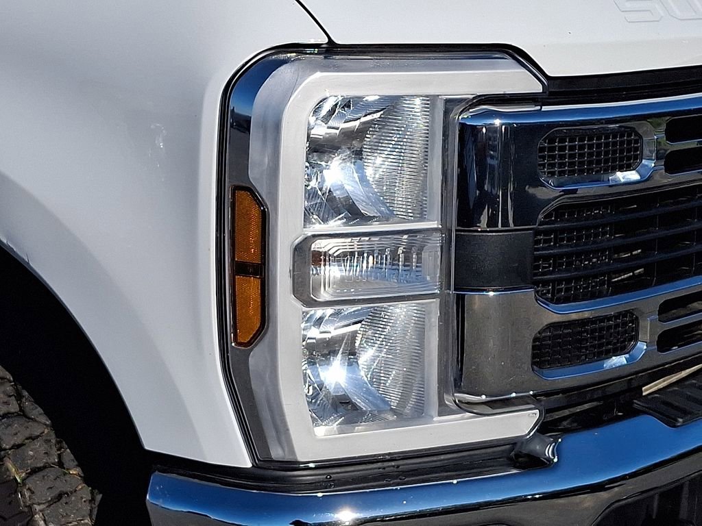 Certified 2024 Ford F350 XLT w/ FX4 Off-Road Package AWD/4WD image 9