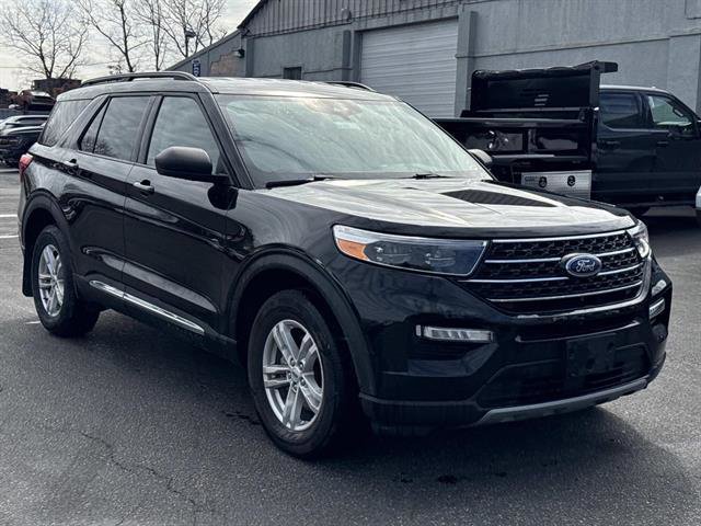 Certified 2022 Ford Explorer XLT w/ Equipment Group 202A image 4