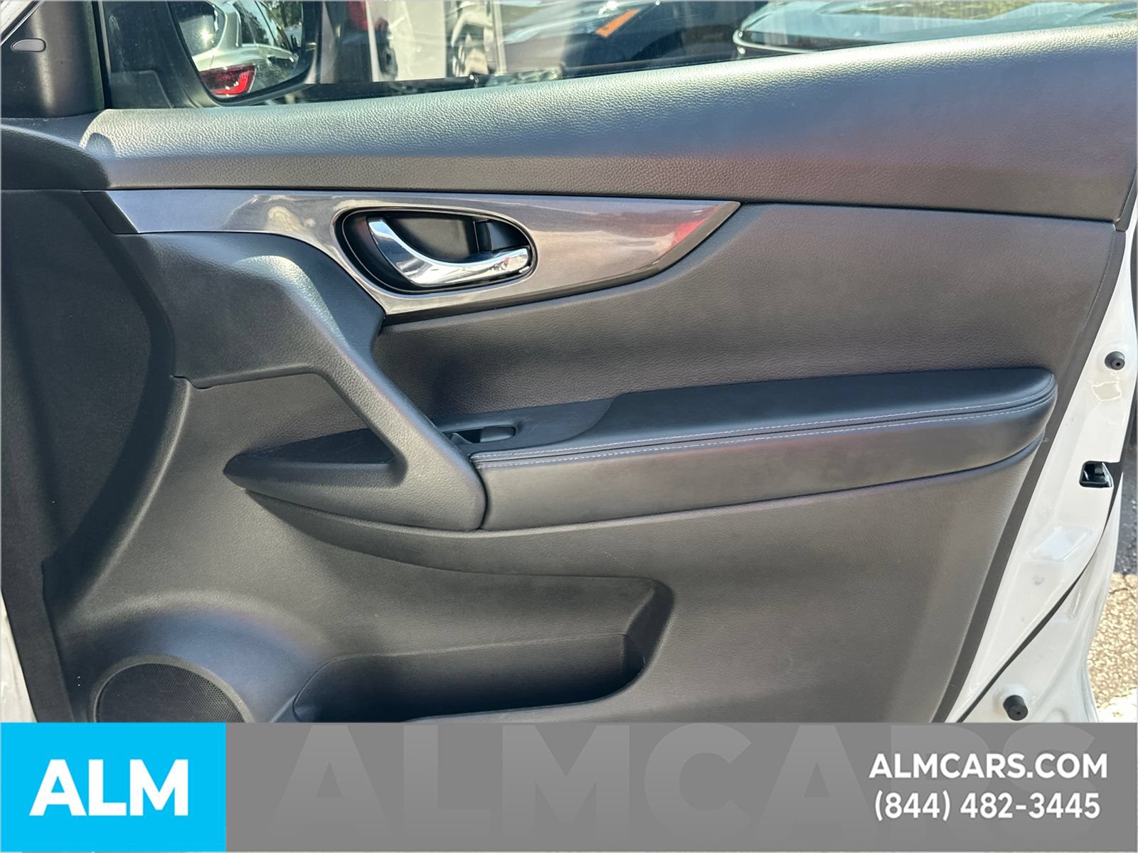 Used 2020 Nissan Rogue SV FWD image 16
