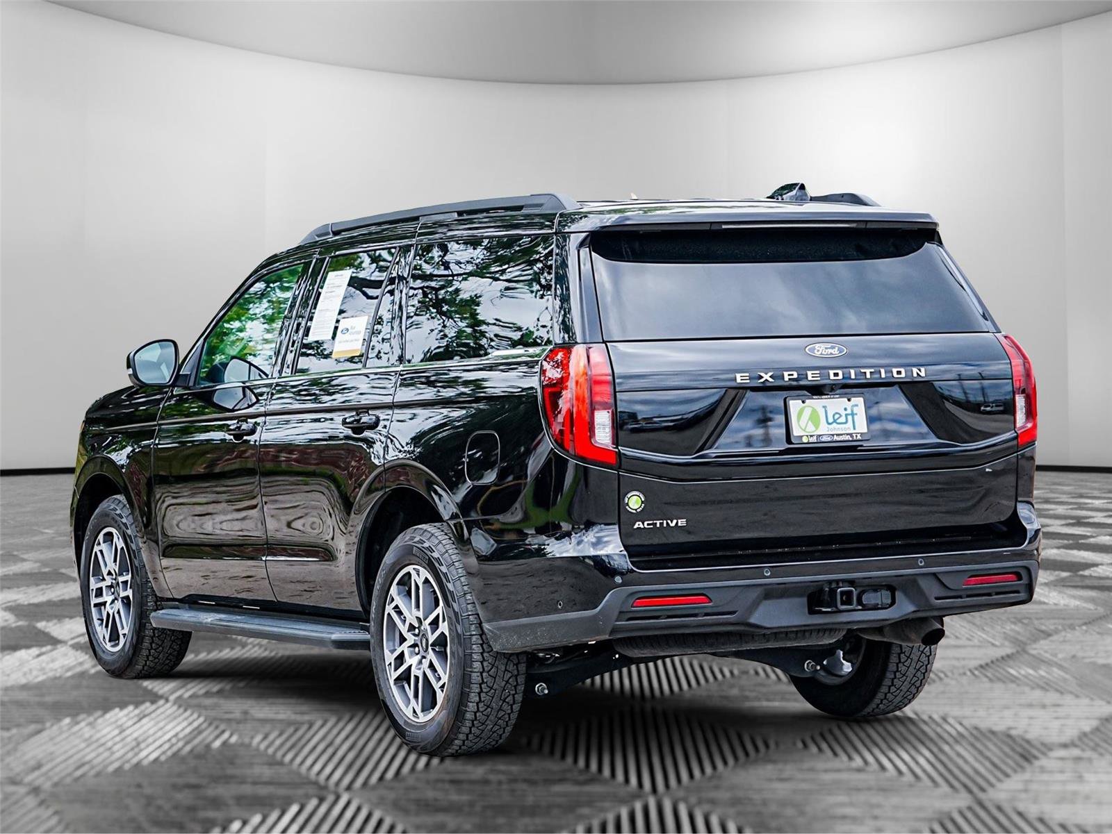 Certified 2025 Ford Expedition Active AWD/4WD image 6