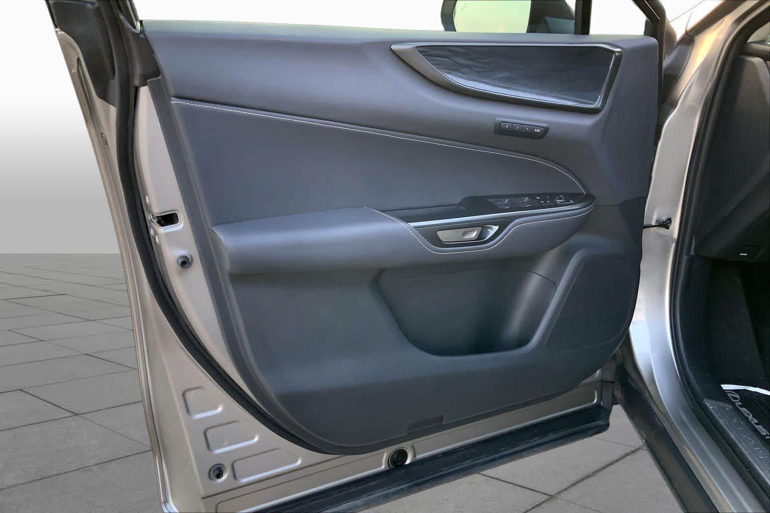 Used 2025 Lexus NX 250 FWD w/ Accessory Package (2T) image 21