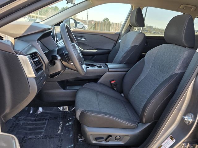 Used 2023 Nissan Rogue SV image 12