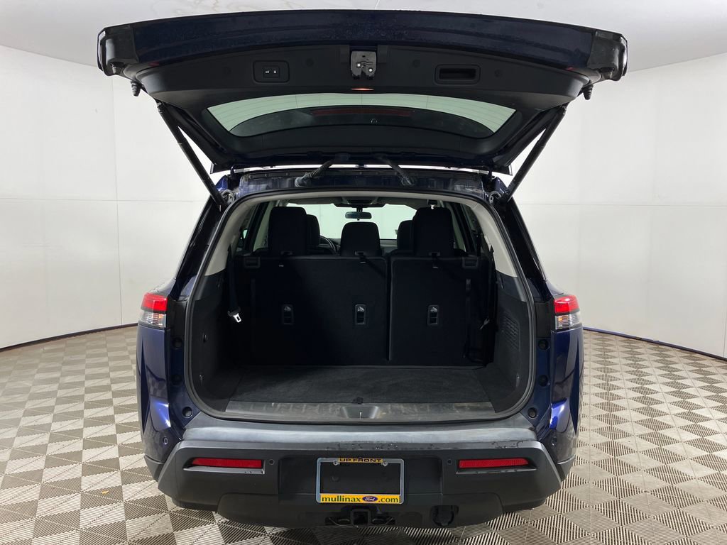 Used 2022 Nissan Pathfinder SV w/ SV Premium Package image 25