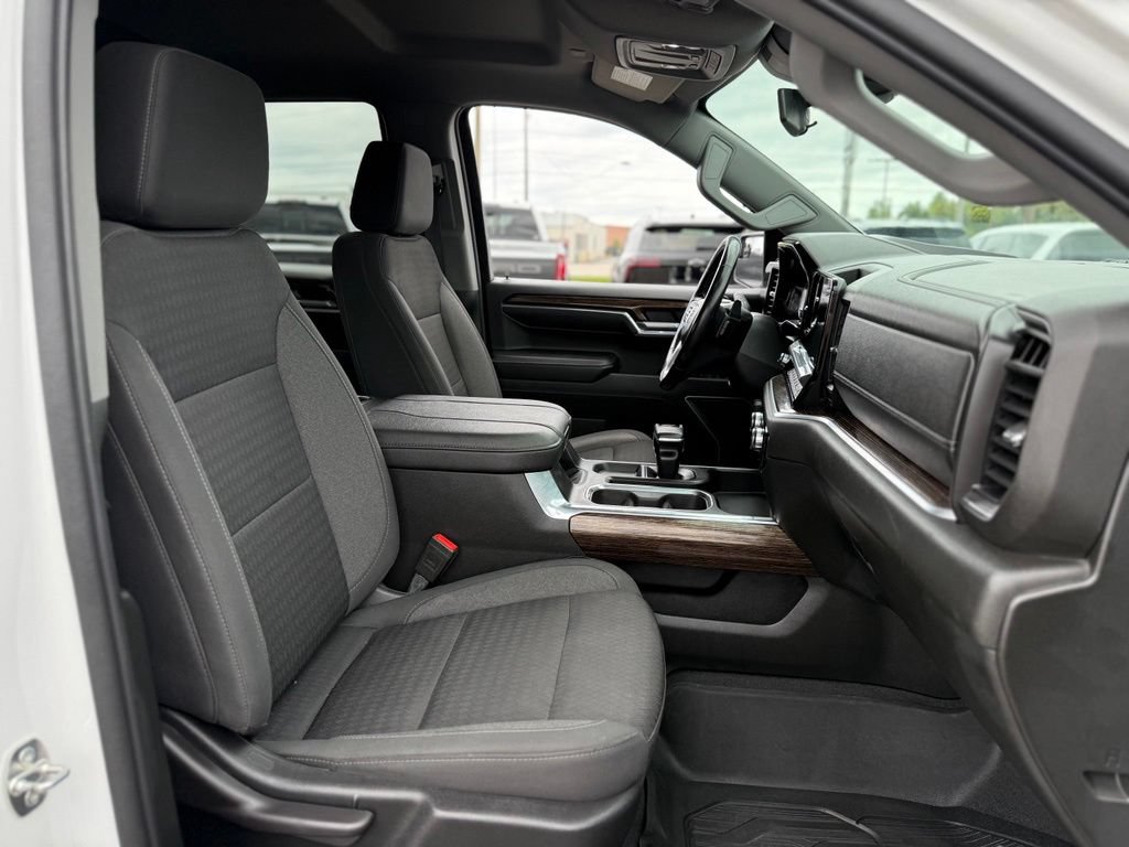Used 2023 GMC Sierra 1500 Elevation w/ LPO, Elevation Black Package AWD/4WD image 15