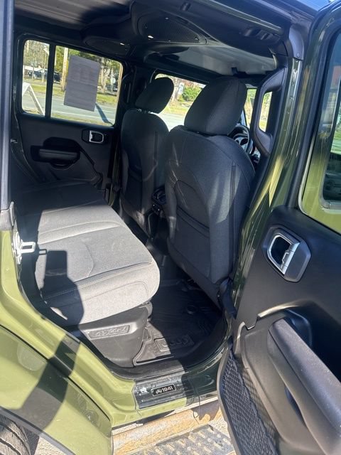 Used 2024 Jeep Wrangler Unlimited w/ Convenience Group AWD/4WD image 23