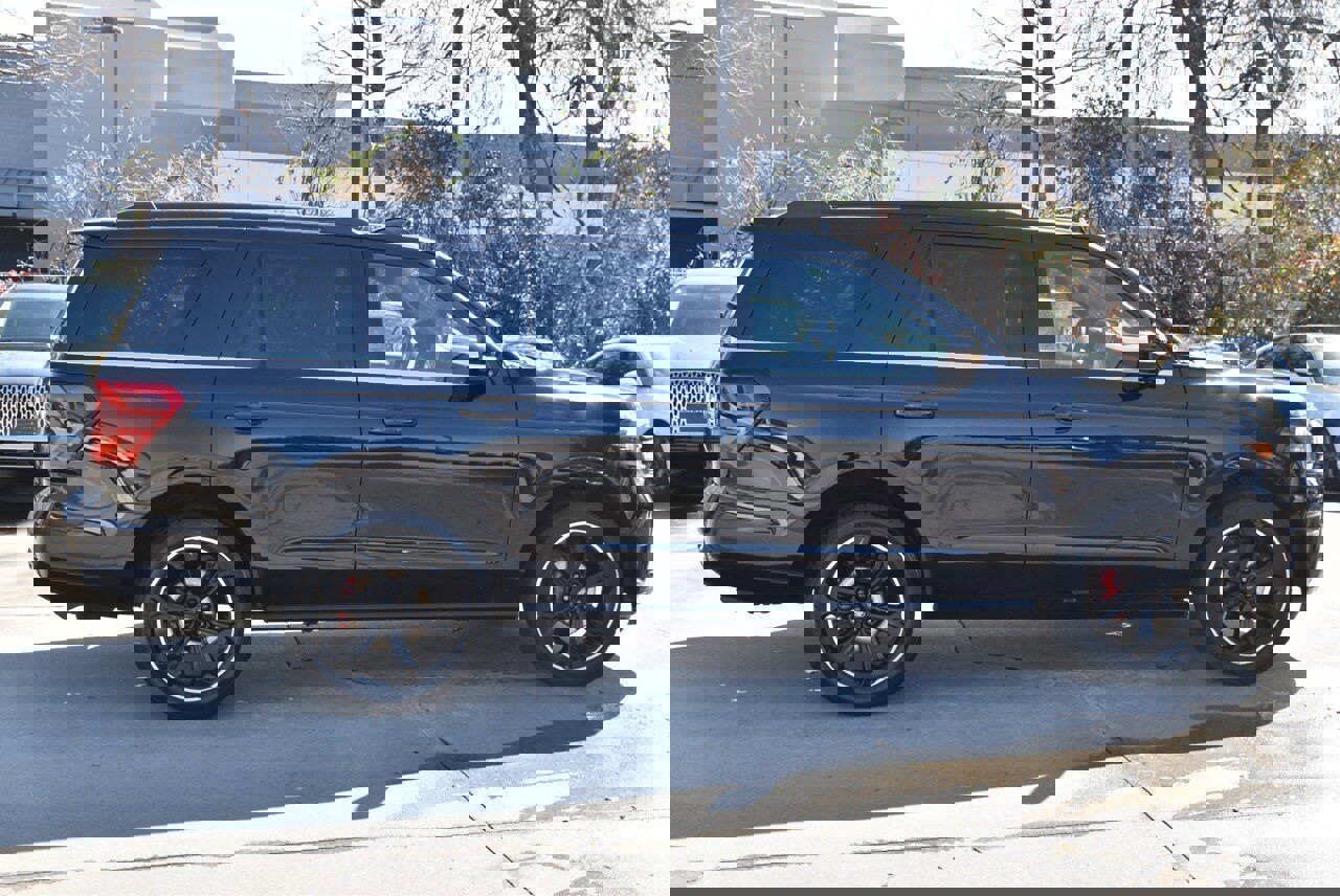 Certified 2023 Ford Expedition Limited image 11