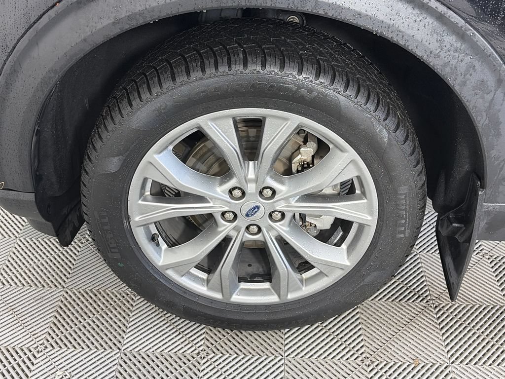 Certified 2023 Ford Explorer XLT w/ Equipment Group 202A AWD/4WD image 8