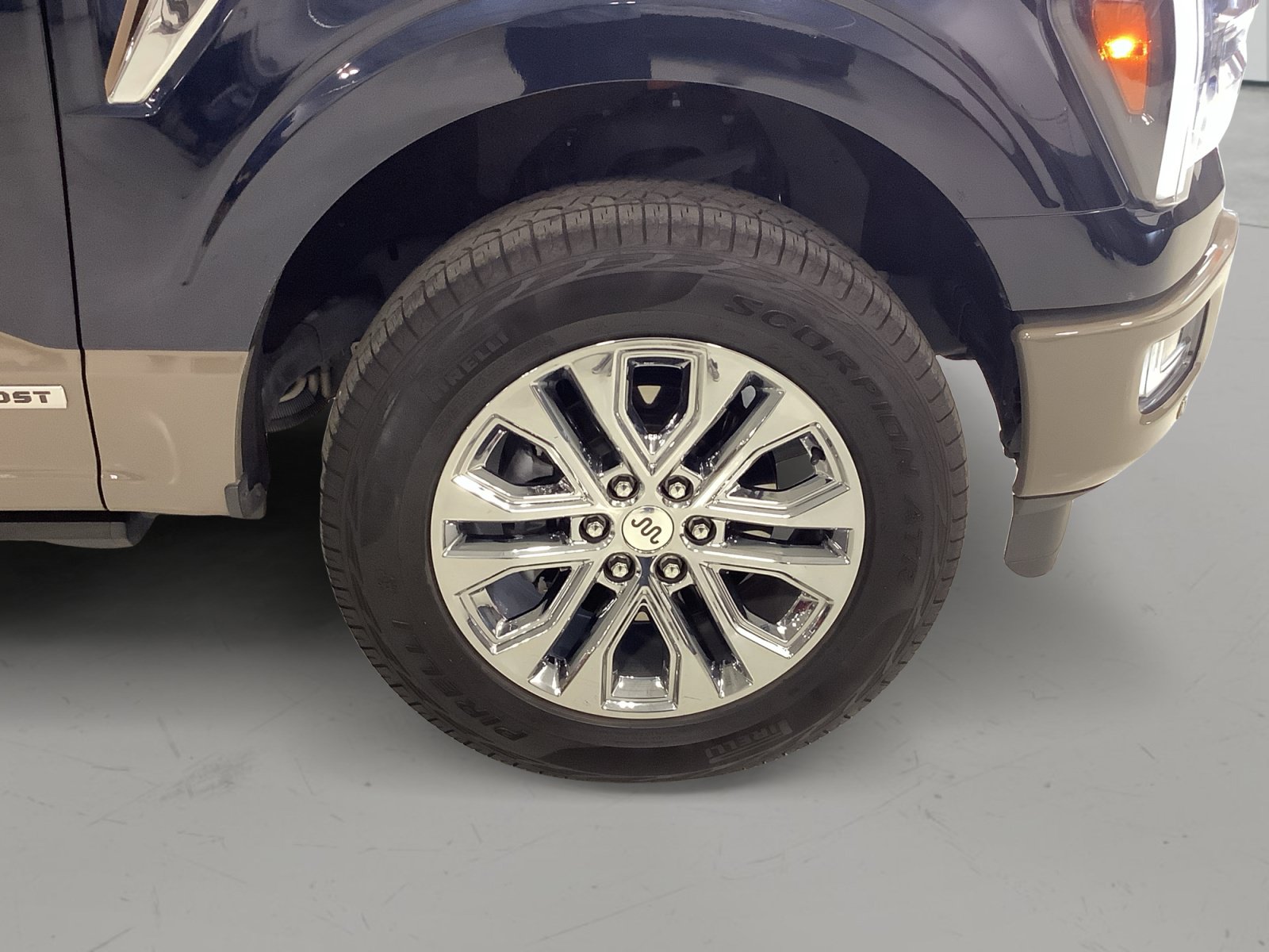 Certified 2025 Ford F150 King Ranch w/ FX4 Off-Road Package AWD/4WD image 10